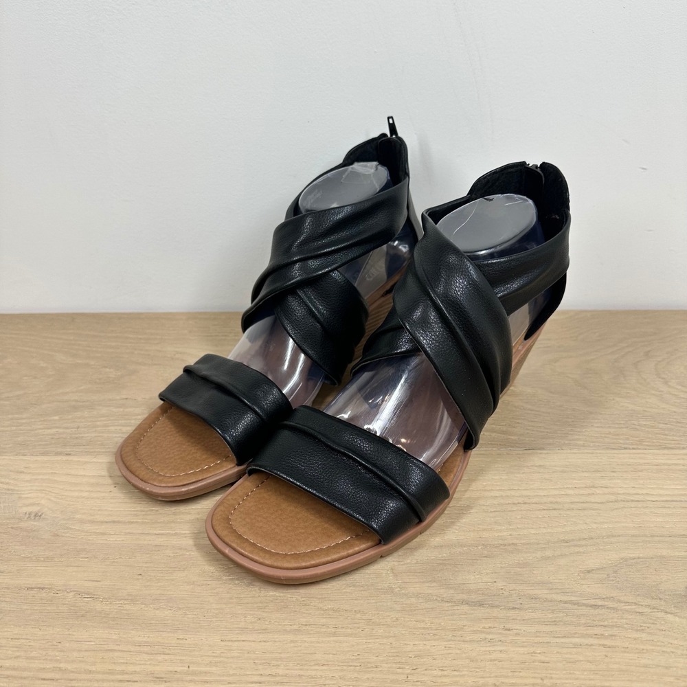 Eurosoft by Sofft Ginnifer Sandals Womens 11 Black Wedge Heel Strappy Comfort